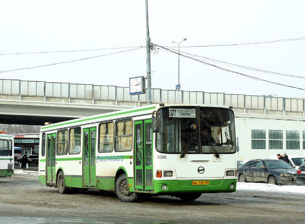 Авария в г. Зеленоград, легковушка подрезала автобус, пострадал поссажир